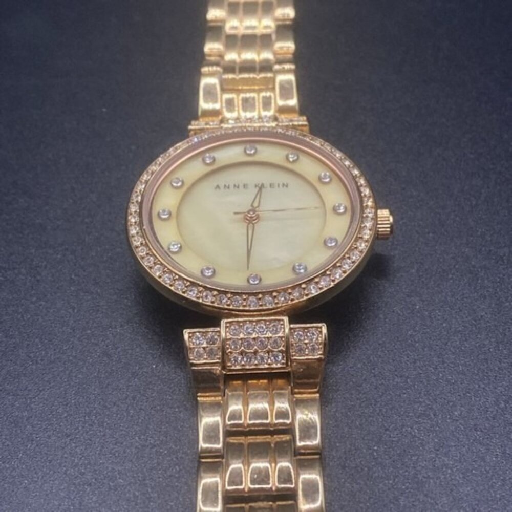 Anne Klein Women Watch Round Dial 26mm Crystals Gold Tone New Battery Runs LOOK - Picture 3 of 14